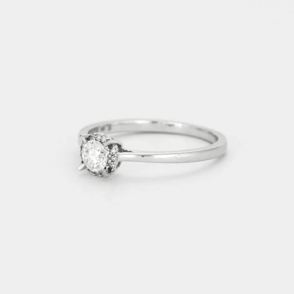 Bague solitaire en or gris et diamant