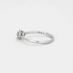 Bague solitaire en or gris et diamant