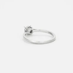 Bague solitaire en or gris et diamant