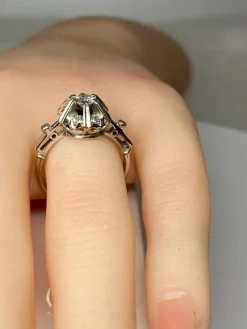 Bague solitaire en Or gris, et Diamants