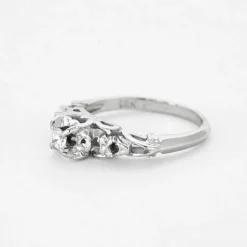 Bague solitaire en or gris
