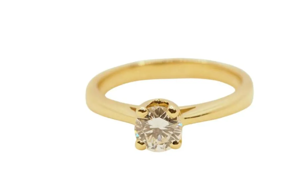 Bague solitaire en or jaune et diamant