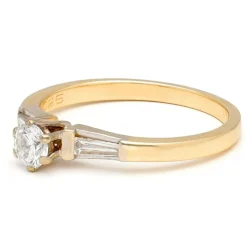 Bague solitaire en or jaune 14 carats avec diamant