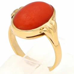 Bague solitaire en or jaune 14 carats avec corail