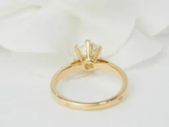 Bague solitaire en or jaune et diamant 1.59ct