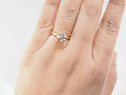 Bague solitaire en or jaune et diamant 1.59ct