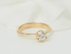 Bague solitaire en or rose et diamant 0.69ct certifié
