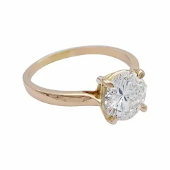 Bague solitaire en or rose, diamant 1,56 carats.