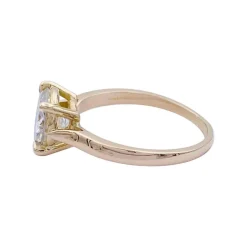Bague solitaire en or rose, diamant 1,56 carats.