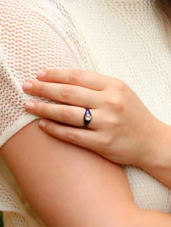 Bague solitaire émail bleu diamant taille ancienne
