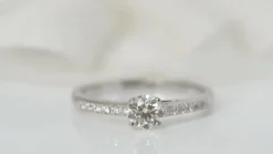 Bague Solitaire or blanc et diamant 0.41ct