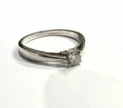 Bague solitaire Or blanc Diamant
