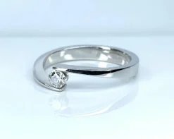 Bague solitaire or blanc et diamant de taille octogonale