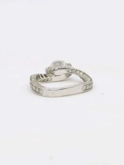 Bague solitaire or blanc diamants taille brillant 0,90 ct