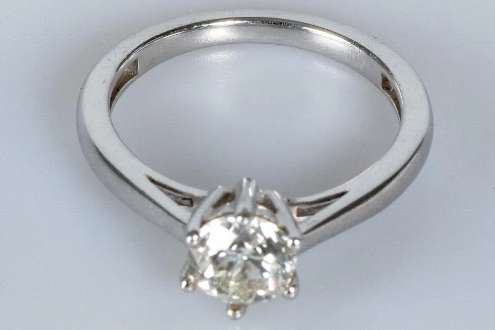 Bague solitaire Or blanc Diamant