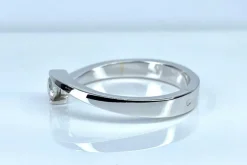 Bague solitaire or blanc et diamant de taille octogonale