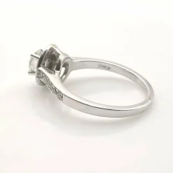 Bague solitaire or diamants