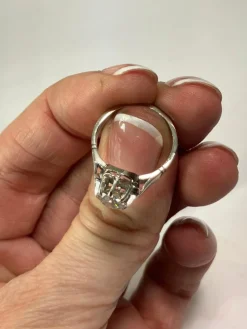 Bague solitaire or gris