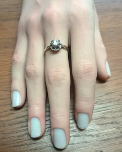 Bague solitaire or gris diamant taille ancienne