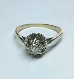Bague solitaire or gris diamant taille ancienne
