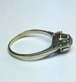 Bague solitaire or gris diamant taille ancienne