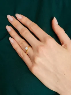 Bague solitaire or jaune et diamant