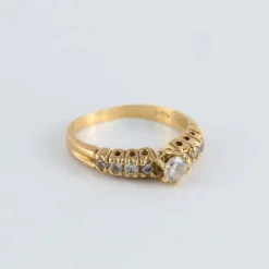 Bague Solitaire épaulé, 9 Diamants