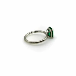 Bague solitaire platine émeraude et diamant