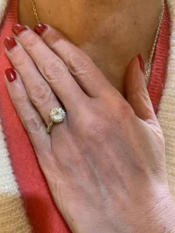 Bague Solitaire platine, or gris, diamant 2.40 cts (Certificat)