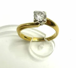 Bague solitaire Salvini en or jaune et diamant