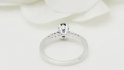 Bague solitaire saphir et diamants