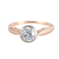 Bague Solitaire serti clos taille ancienne