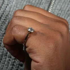 Bague Solitaire serti clos taille ancienne