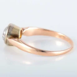 Bague Solitaire serti clos taille ancienne