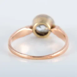 Bague Solitaire serti clos taille ancienne