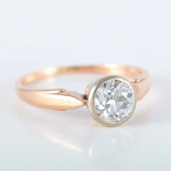 Bague Solitaire serti clos taille ancienne