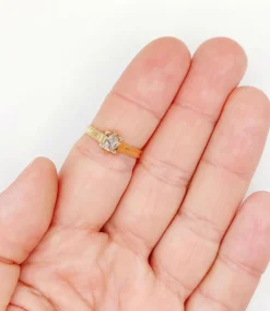 Bague solitaire victorienne or rose diamant poire