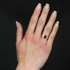 Bague spinelle rouge coussin naturel et diamants
