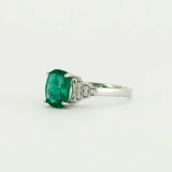 Bague style Art Déco Emeraude Diamants