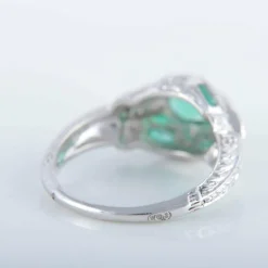 Bague style Art Déco Emeraudes Diamants