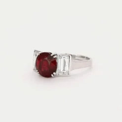 Bague style Art Déco or blanc, rubis et diamants