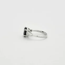 Bague style Art Déco Or blanc Saphir Diamants