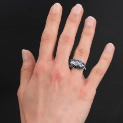 Bague style art déco saphirs calibrés et diamants