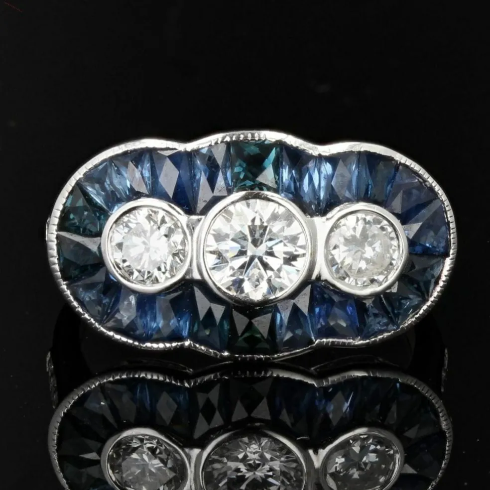 Bague style art déco saphirs calibrés et diamants