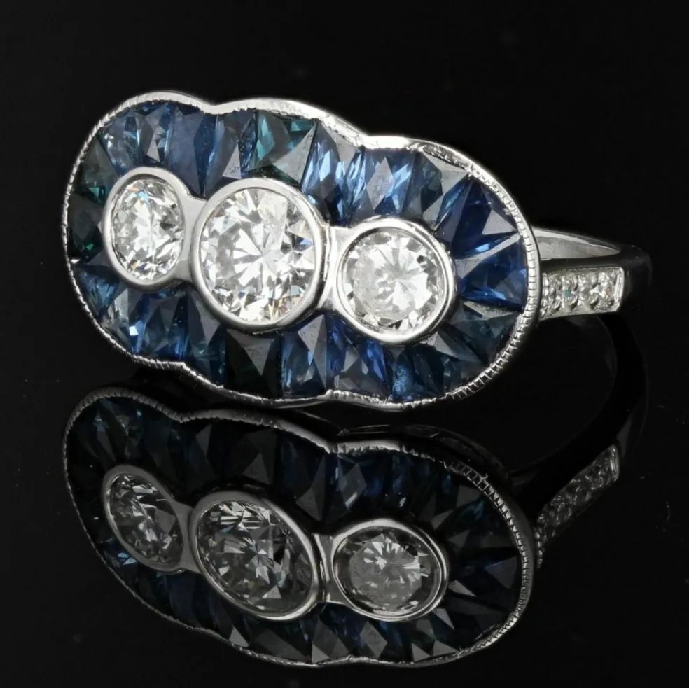 Bague style art déco saphirs calibrés et diamants