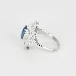 Bague style Art Déco saphir de Ceylan diamants