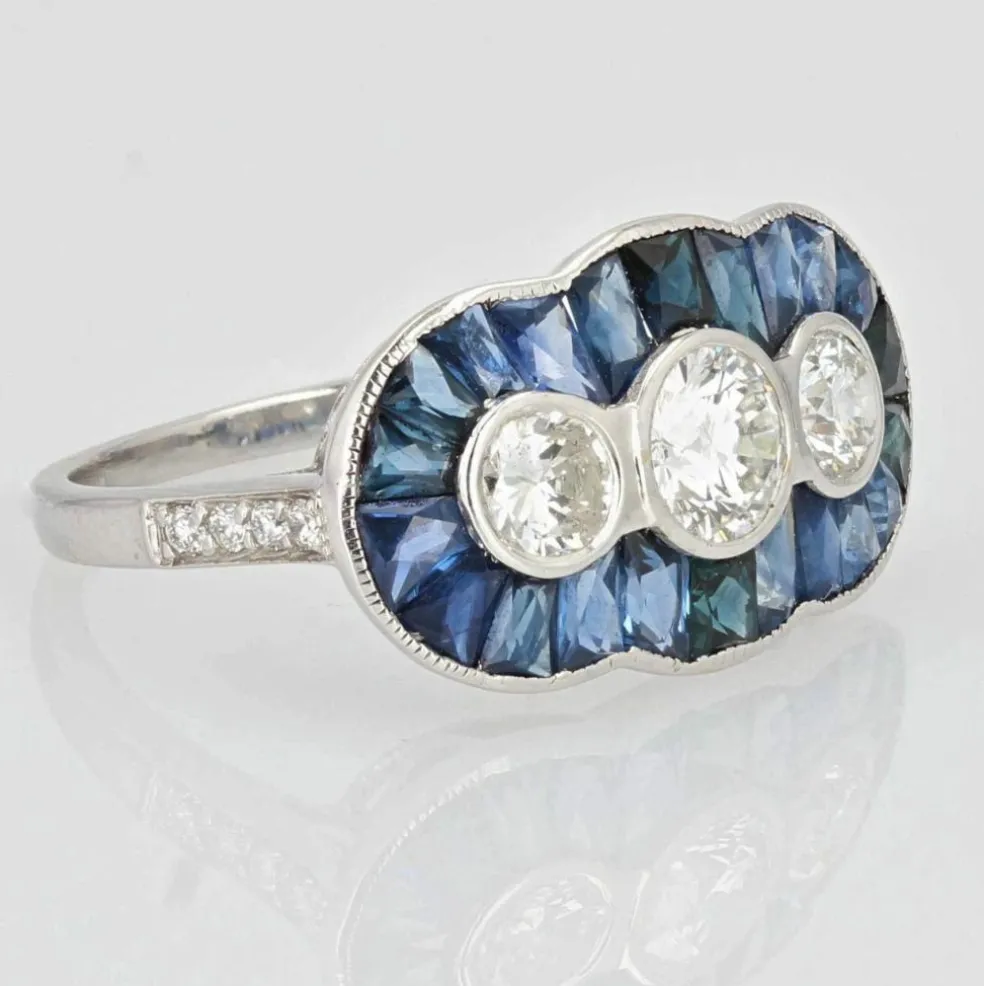 Bague style art déco saphirs calibrés et diamants