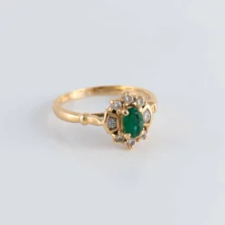 Bague style Marguerite Emeraude et 8 Diamants