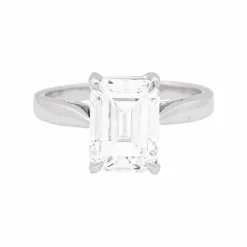 Bague taille émeraude, or blanc.