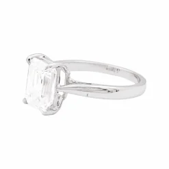 Bague taille émeraude, or blanc.